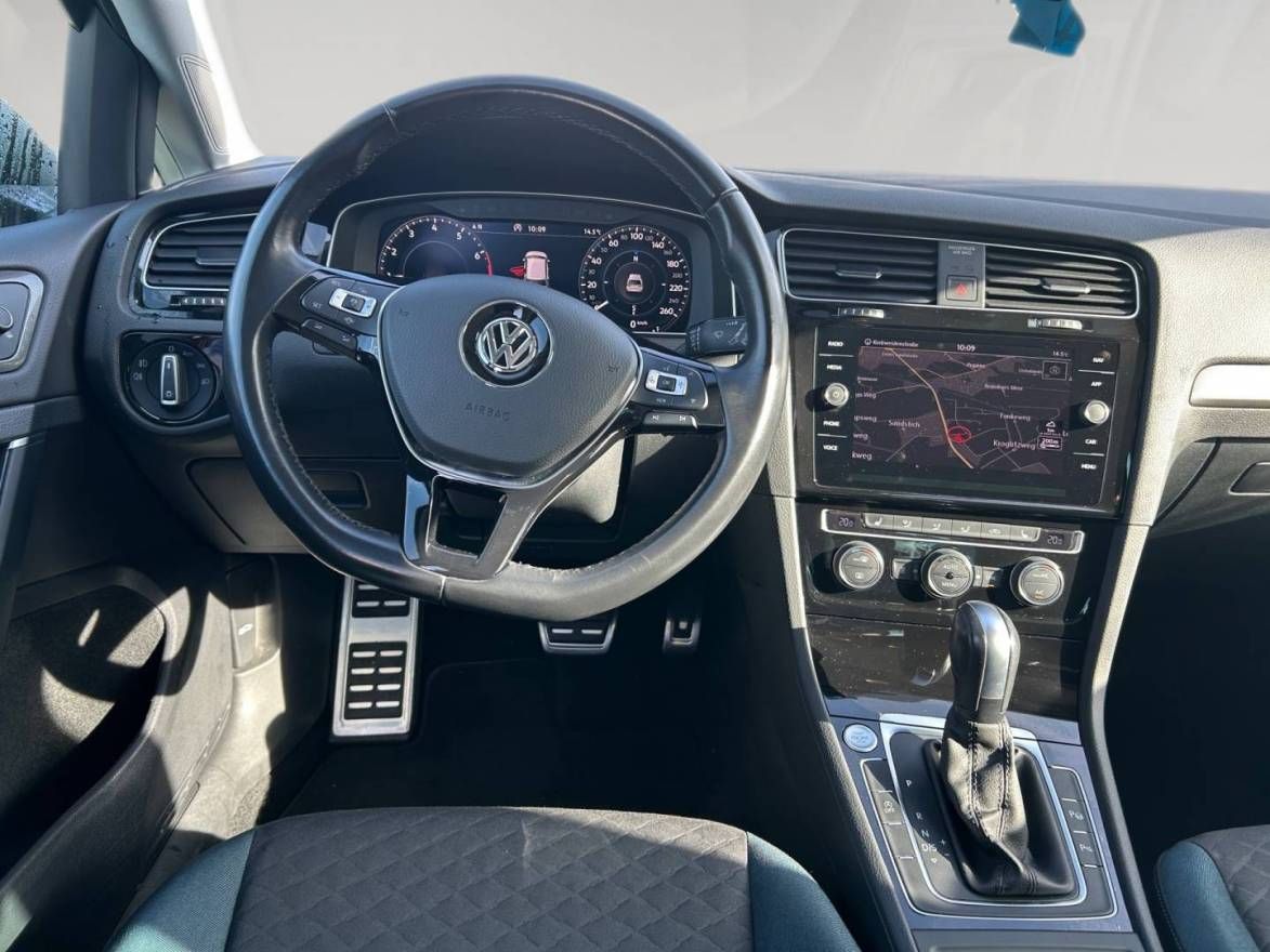 Fahrzeugabbildung Volkswagen Golf 1.5 TSI ACT OPF DSG IQ Drive