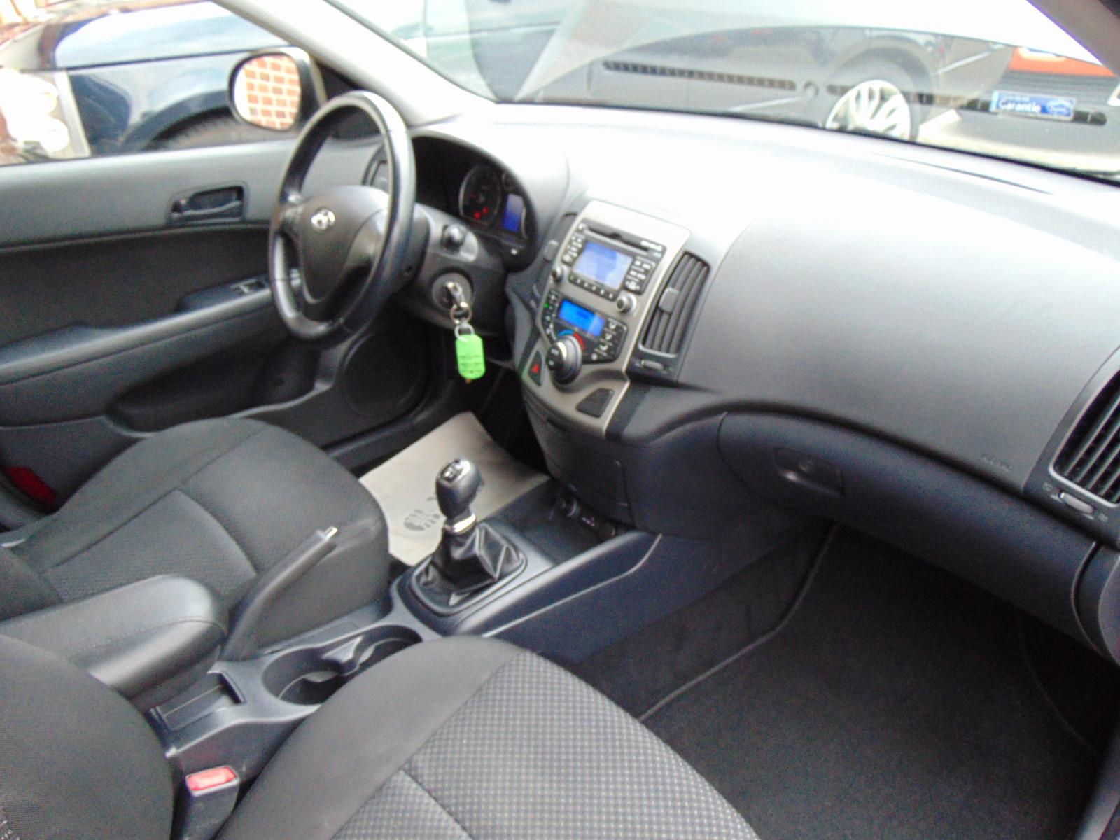 Hyundai i30 2011 — photo 6