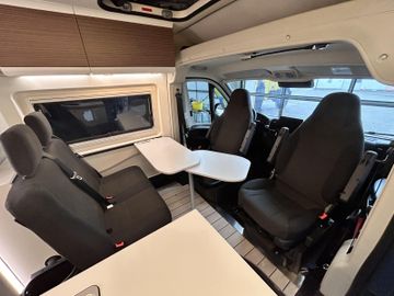 Westfalia Columbus 600 D 350W SOLAR 185Ah LITHIUM  AHK LED