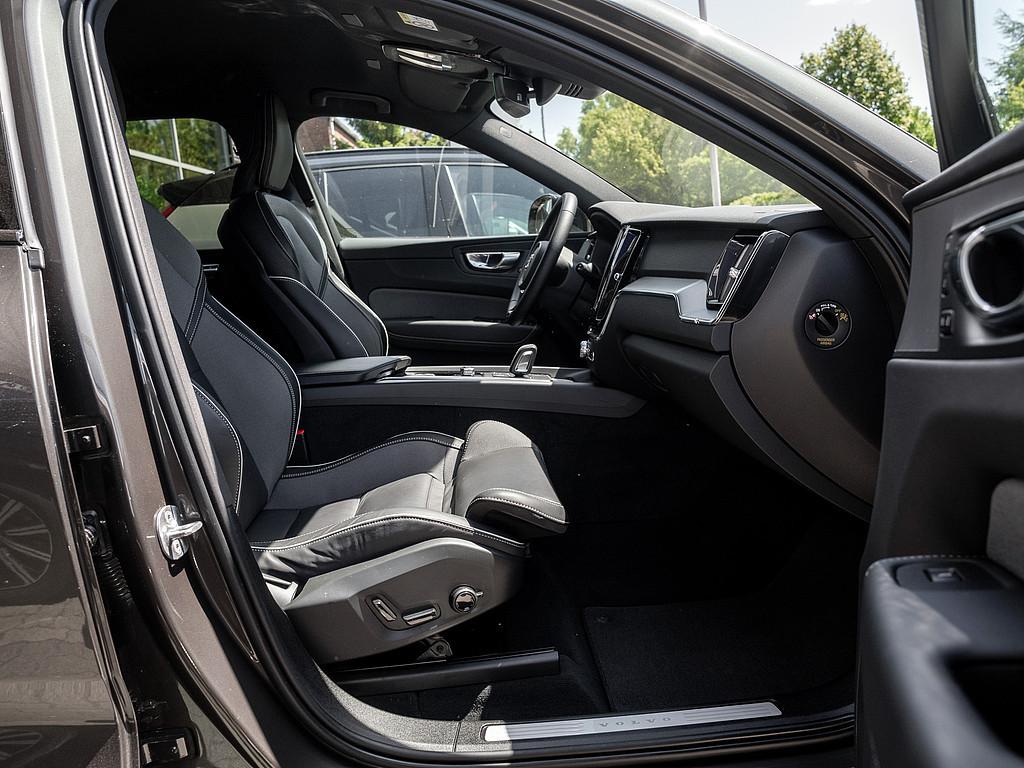 Volvo XC60 B4 AWD R Design