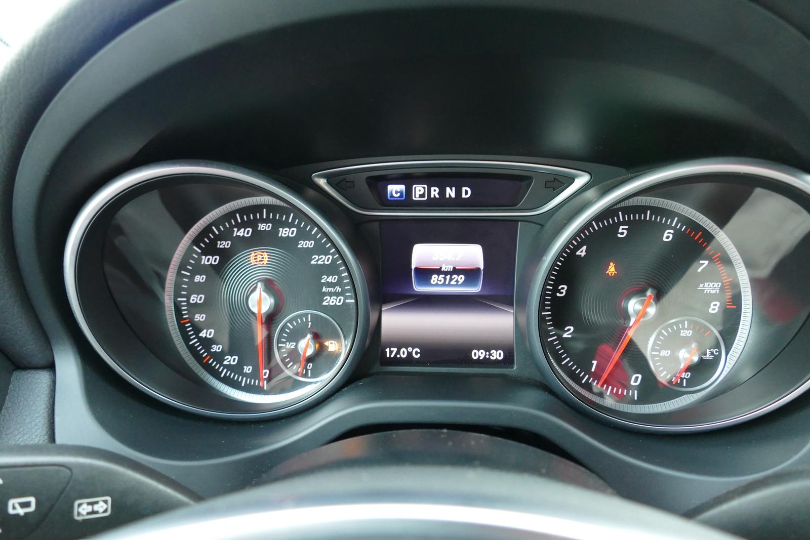 Mercedes-Benz CLA 200 AMG Line LED Navi Panorama Tempomat PDC
