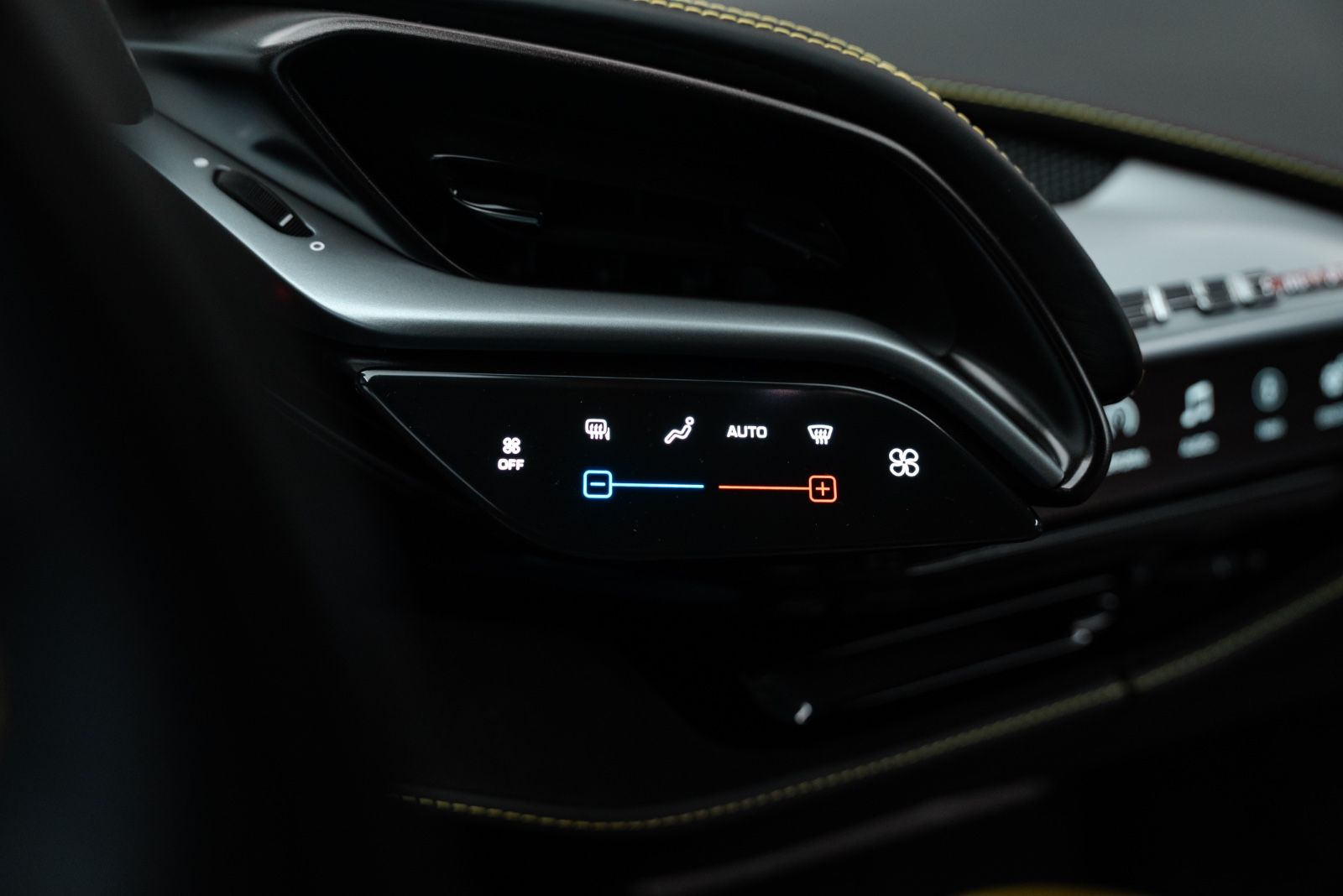 Fahrzeugabbildung Ferrari SF90 FIORANO/STOCK/CARBON/KAMERA