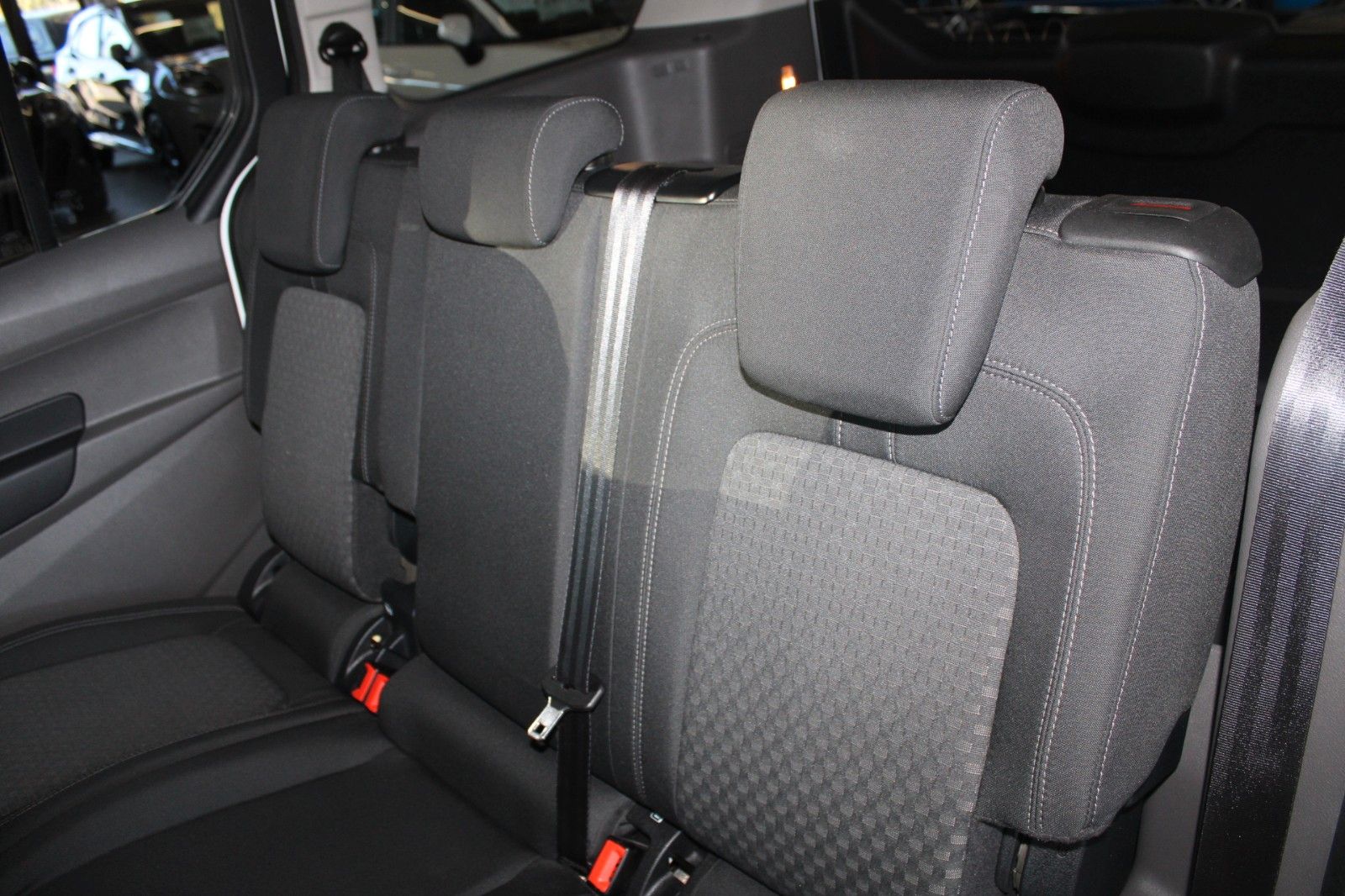Fahrzeugabbildung Ford Grand Tourneo Connect Aut. NAVI STDHZ CAM AHK