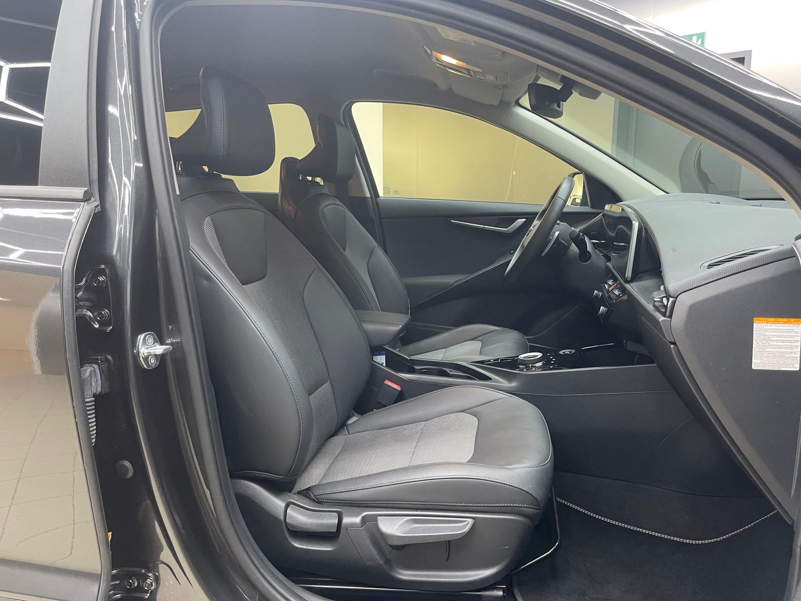 Fahrzeugabbildung Kia e-Niro Spirit LEDER+NAVI+LED+SHZ+H&K+KAM+ACC+WP+