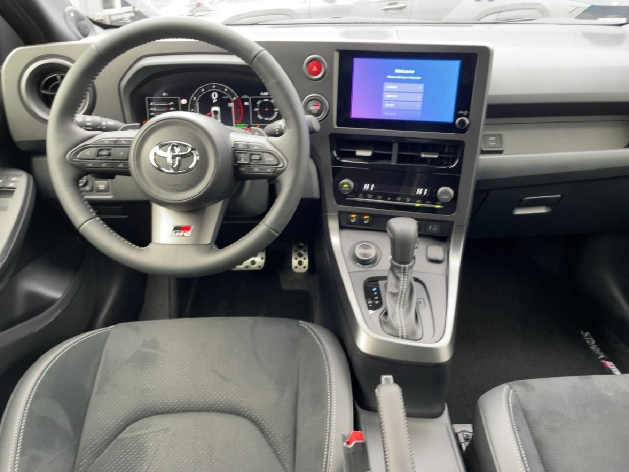 Fahrzeugabbildung Toyota GR Yaris HighPerf 1.6T AT +Alu geschm+Convenienc