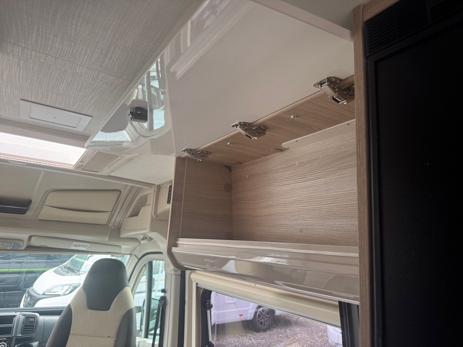 Fahrzeugabbildung Forster Vantasy FV636EB Autm. 140PS