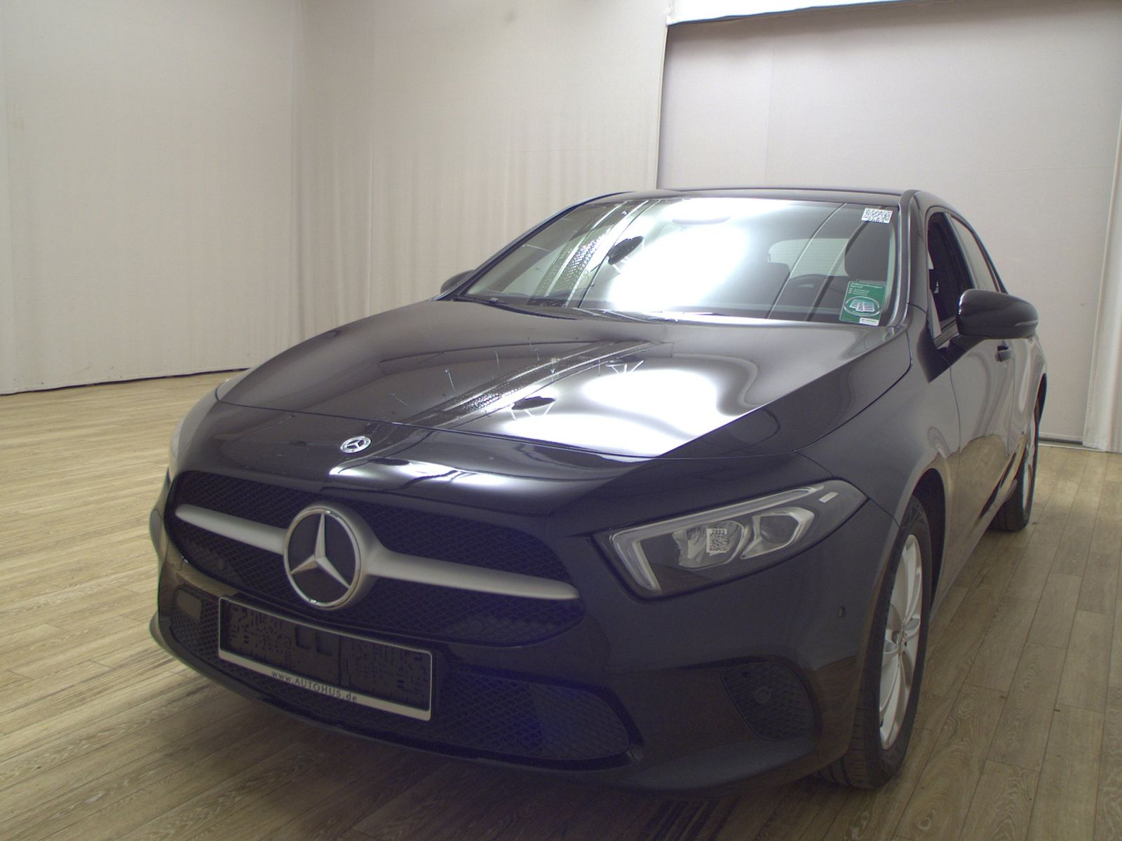 Mercedes-Benz A 250 e Navi LED PDC Shz imagem 2