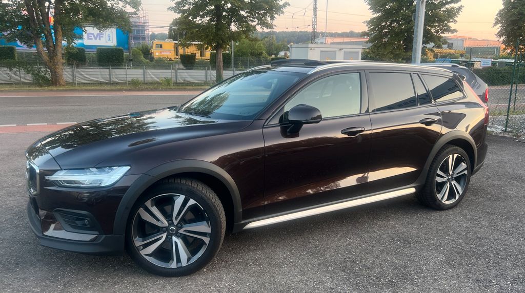 Image of Volvo V60 Cross Country