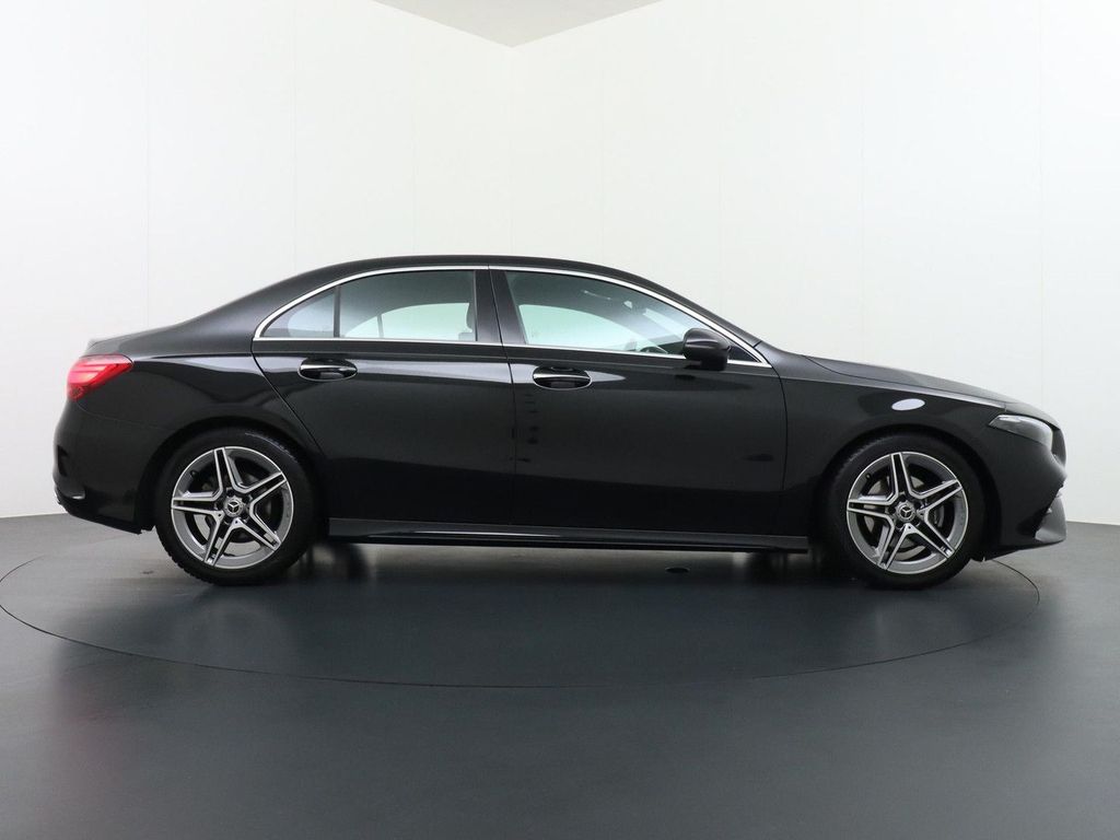 Mercedes-Benz A 180 Star Edition AMG Line