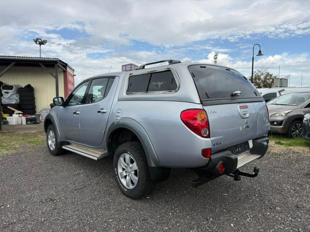 Mitsubishi L200 Invite Doppelkabine 4WD