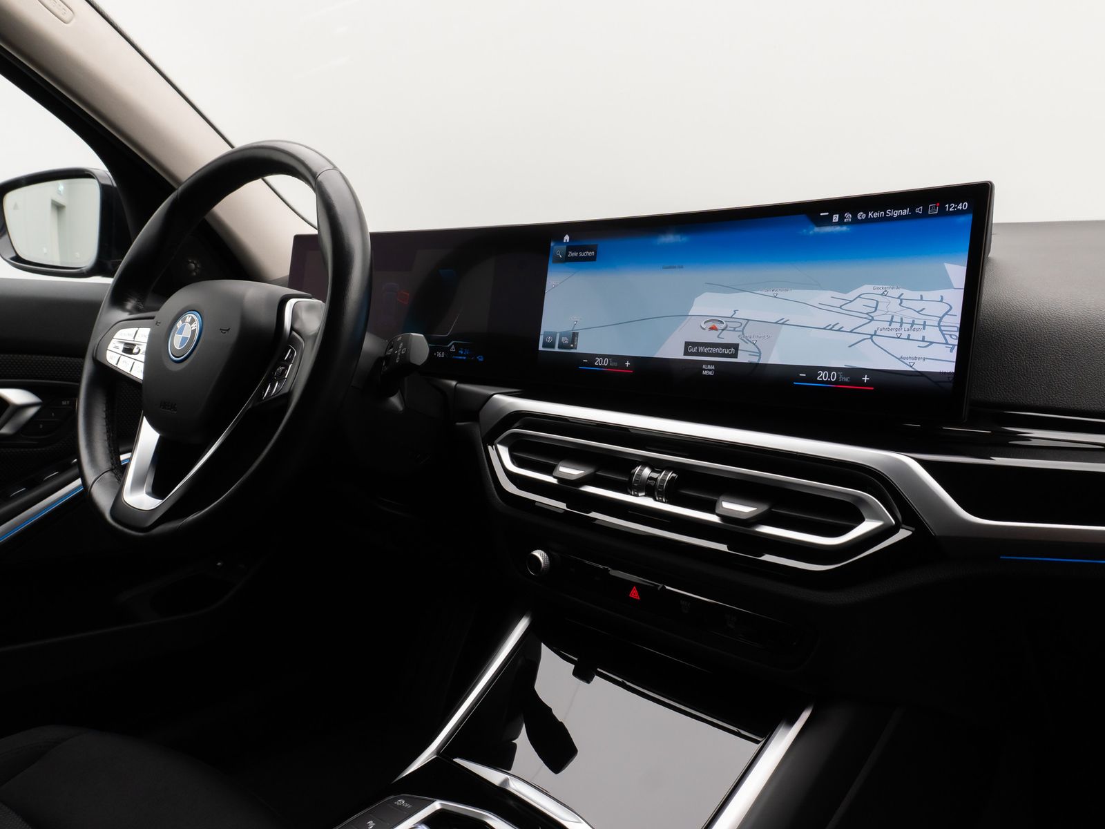 Fahrzeugabbildung BMW 330e Kamera HUD DAB H/K Stop&Go AHK Komfort LED