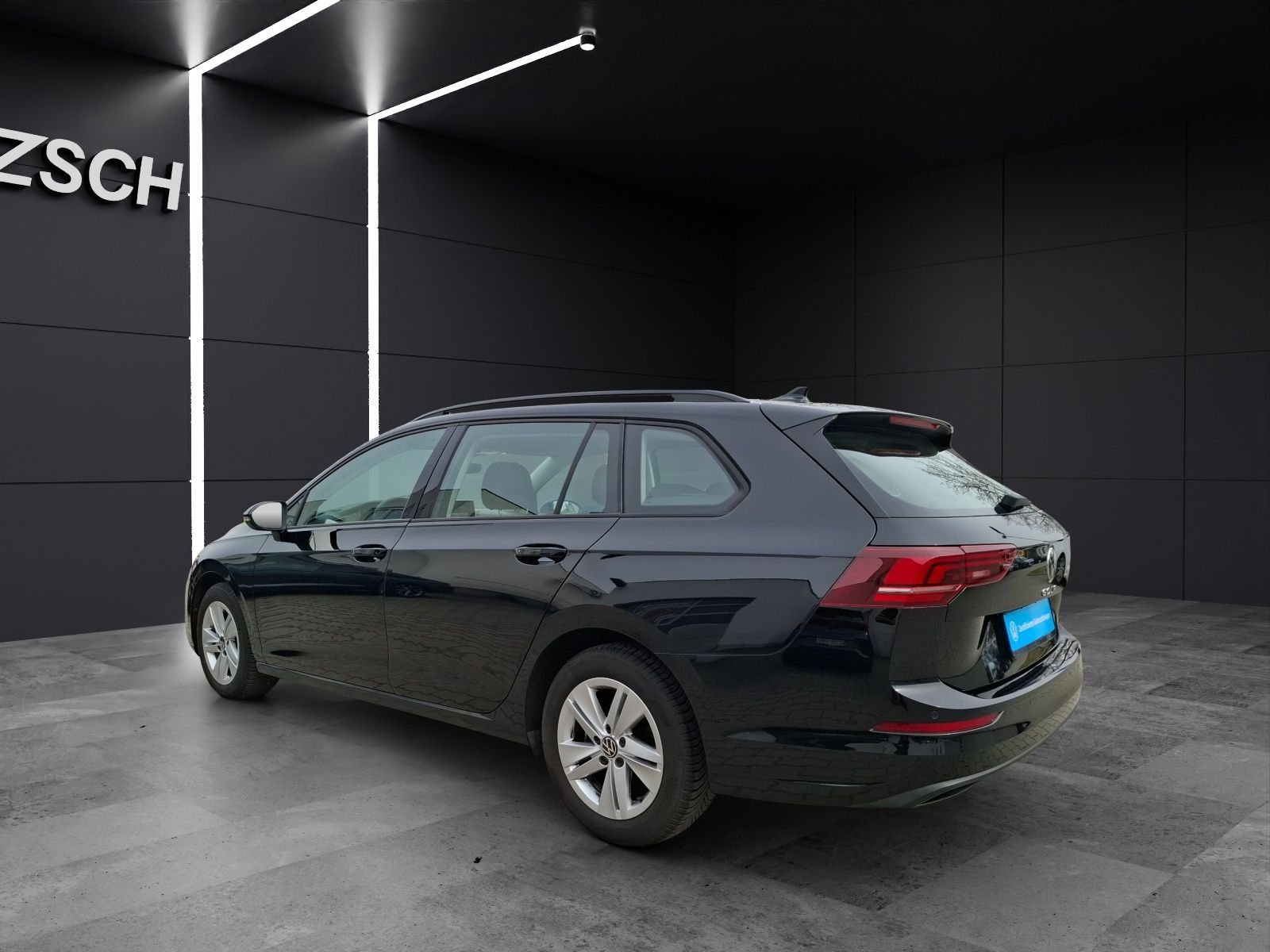 Fahrzeugabbildung Volkswagen Golf VIII Variant TSI Life Standhzg. LED Navi AI