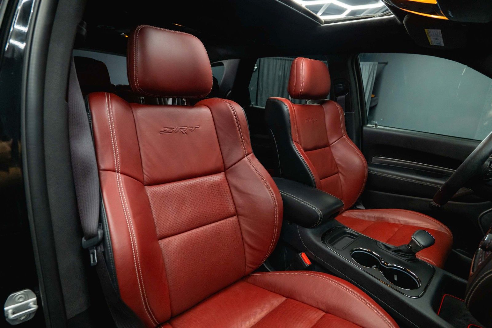 Fahrzeugabbildung Dodge Durango 6.4 V8 SRT Performance 4x4 Night-Paket