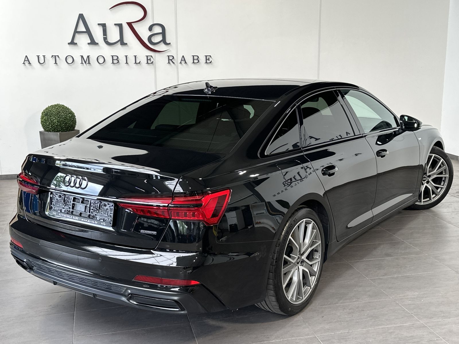 Fahrzeugabbildung Audi A6 45 TDI Qu S-Line Black NAV+MATRIX+PANO+KAMERA