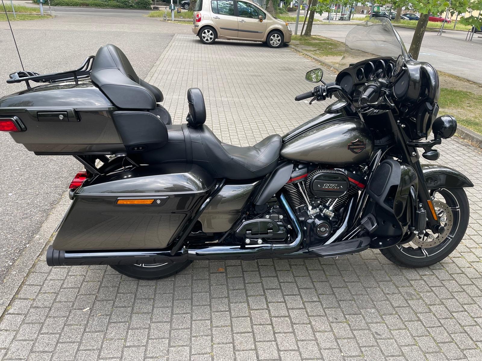 Harley-Davidson CVO Ultra Limited aus 1.Hand
