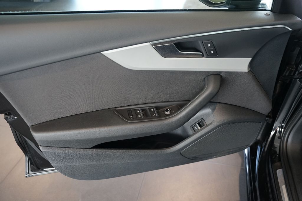 AUDI A4 Limousine 40 TFSI quattro advanced | AHK AUDI A4 Limousine 40 TFSI quattro advanced | AHK