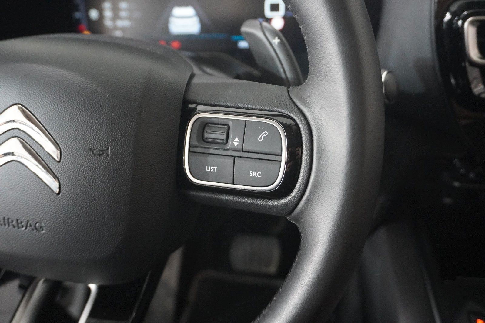 Fahrzeugabbildung Citroën C5 Aircross PLUS 145 E-DSC NAVI/LED/KAMERA/DAB+