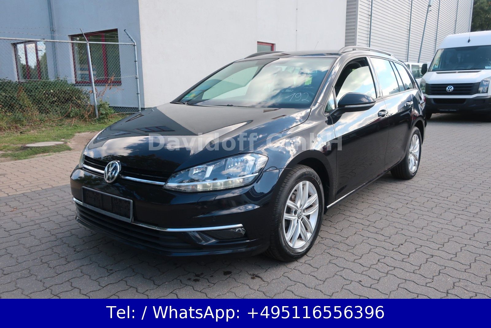 Volkswagen Golf - 1