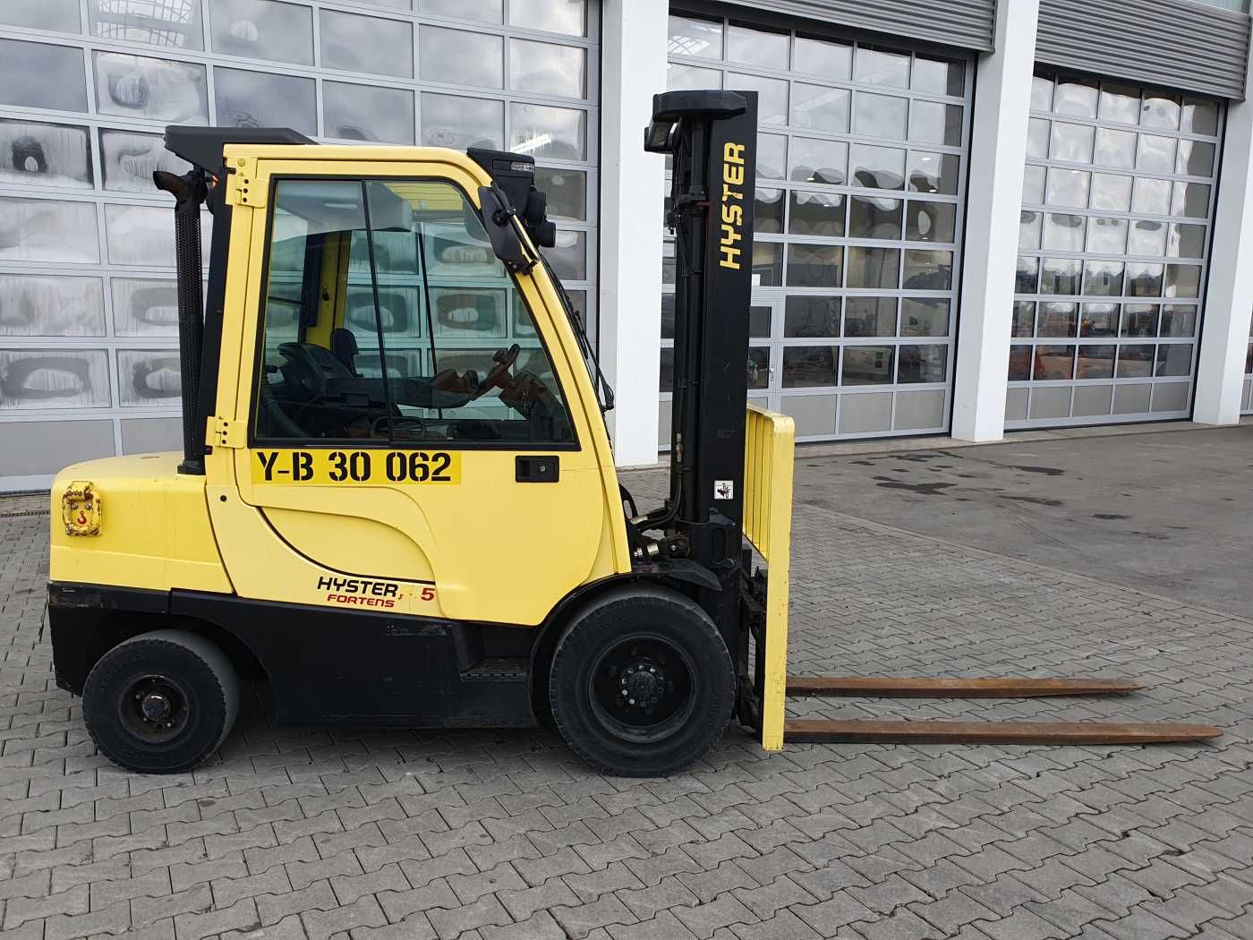 Fahrzeugabbildung Hyster H3.5 FT / Duplex: 3,61m / nur 2.476h / SS