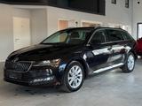 Skoda Superb Combi 2.0 TDI Style Matrix/AHK/ACC/Kam - Skoda Superb: Schwarz