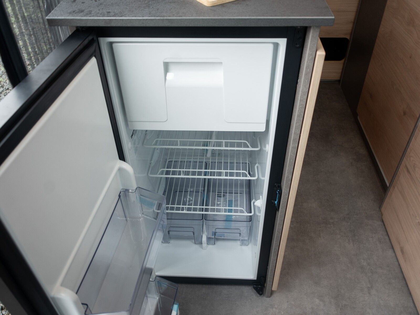 Fahrzeugabbildung Dethleffs Globetrail Active 600 DS Fiat Expedition Grau