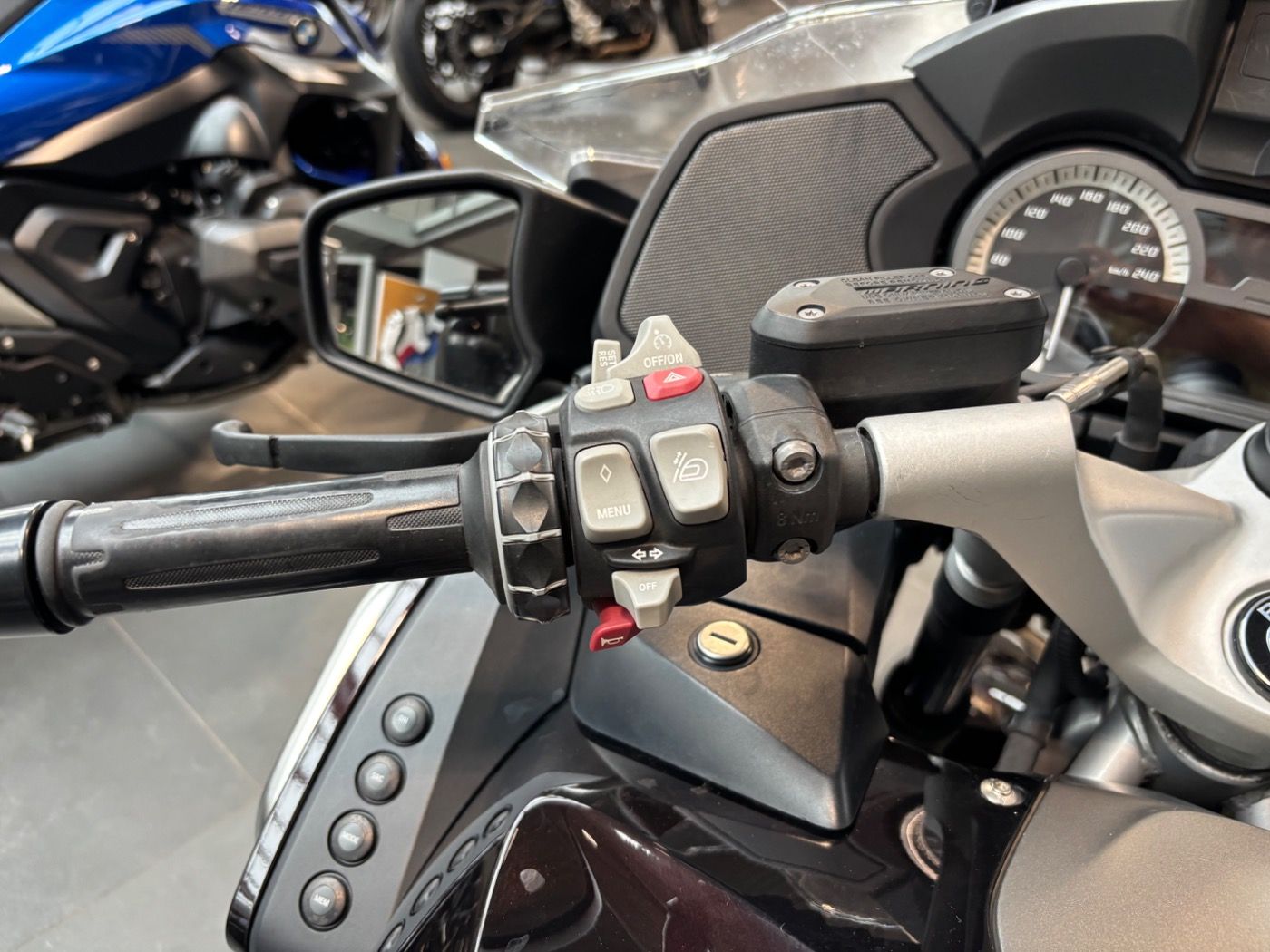 Fahrzeugabbildung BMW R 1200 RT 3 Pakete