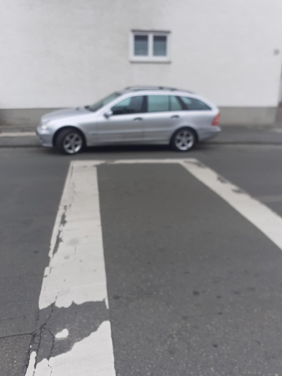 Mercedes-Benz C180 2004 — engine 1.796 cm³, 143 HP (105kW)