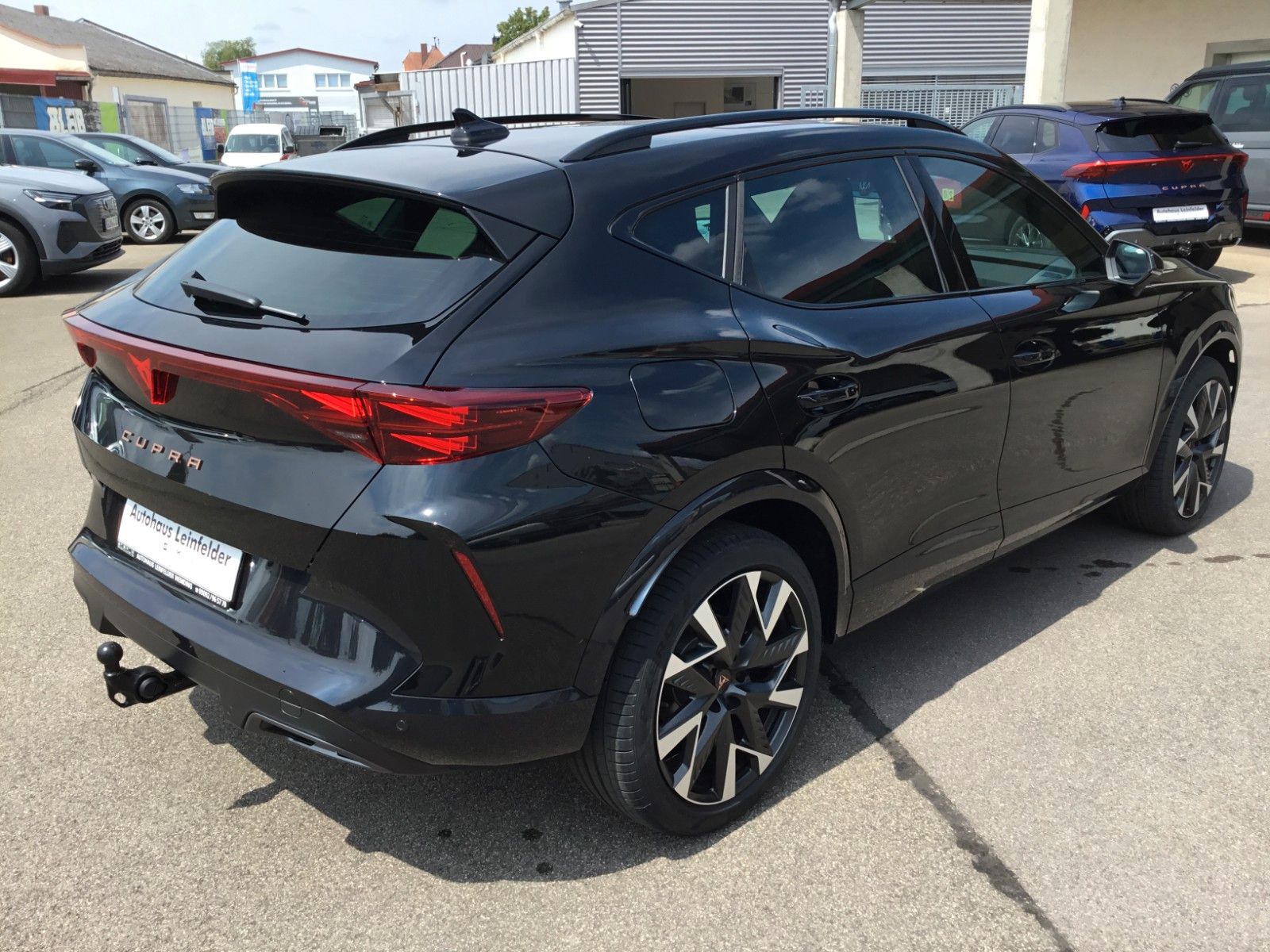 Fahrzeugabbildung CUPRA Formentor 2.0 TSI DSG 4WD+Pano+Matrix+AHK+19"