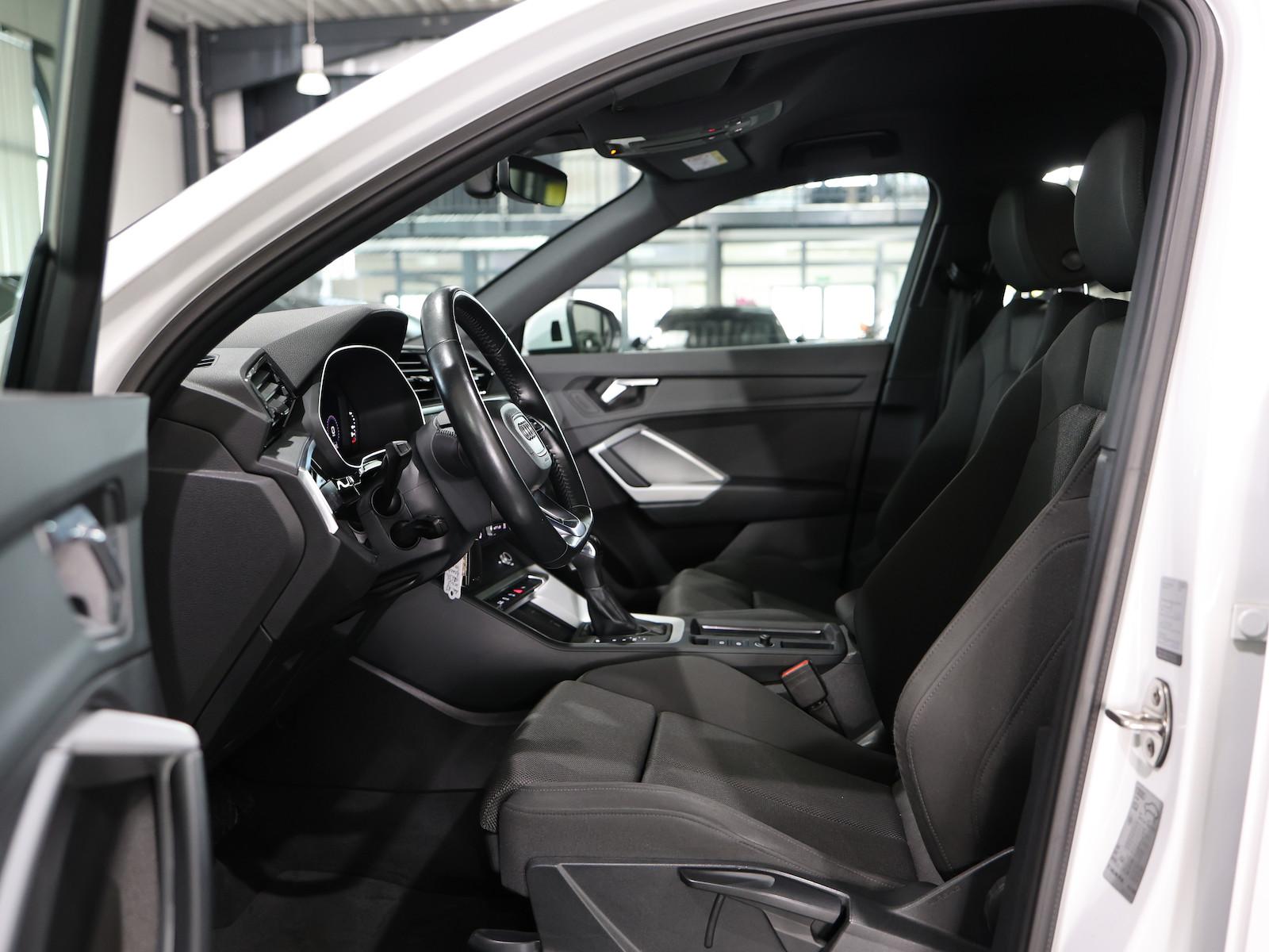Audi Q3 35 TFSI ADVANCED WHITE & BLACK / LED /, миниатюра 12