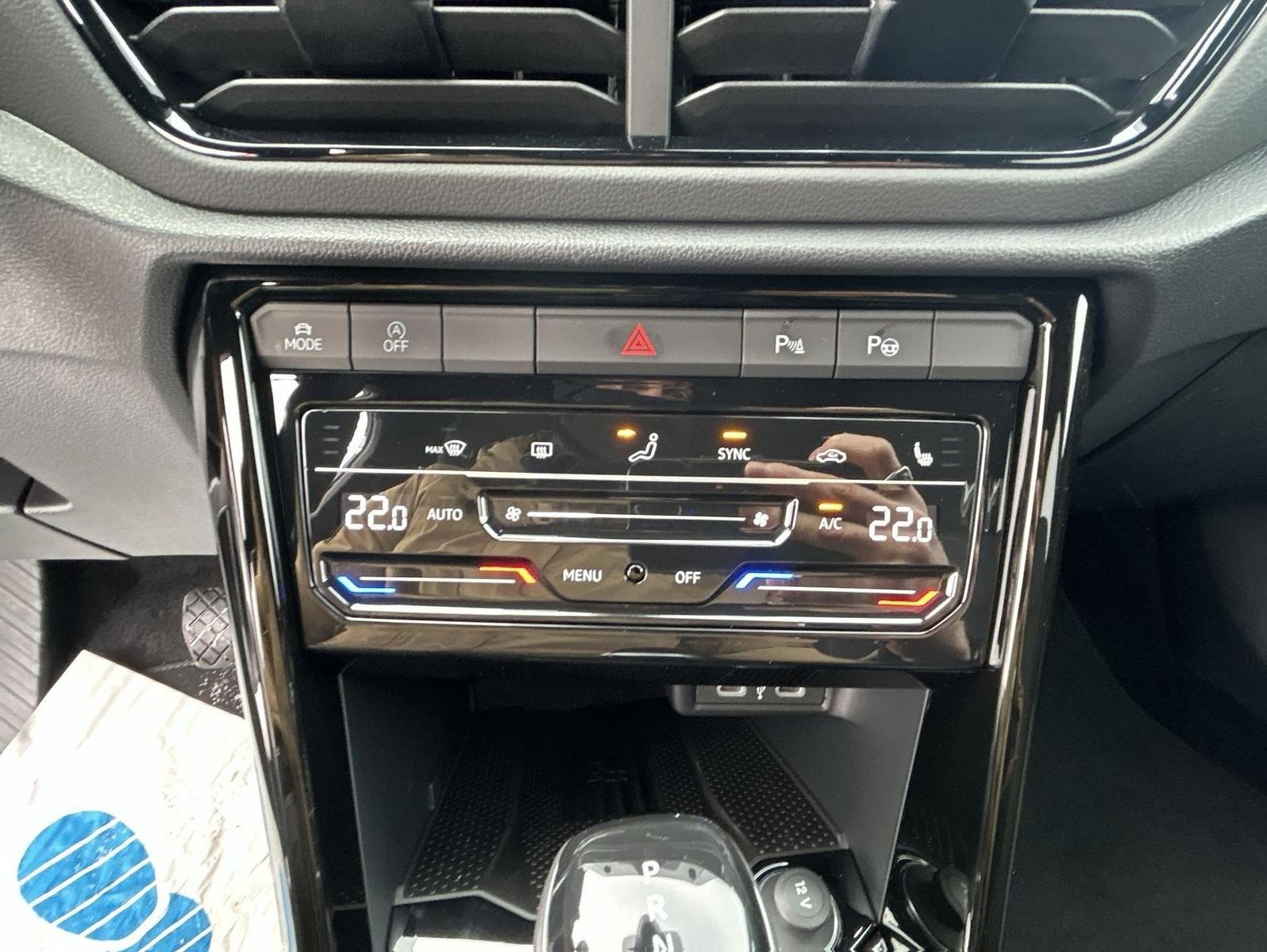 Volkswagen T-Roc 2.0 TDI DSG Style BlackStyle IQ.DRIVE AHK