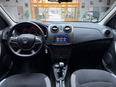 DACIA Sandero II Stepway Prestige|Automatik|Navi|17tkm DACIA Sandero II Stepway Prestige|Automatik|Navi|17tkm
