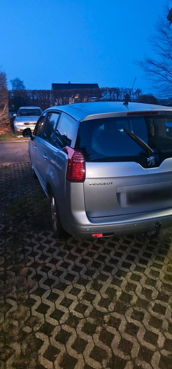 Peugeot 5008 2010 — photo 5