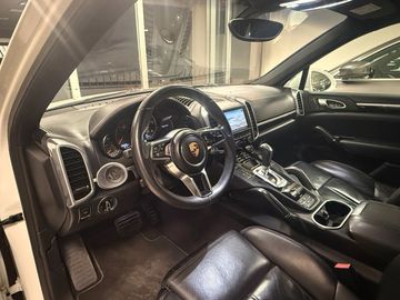 Porsche Cayenne - 9