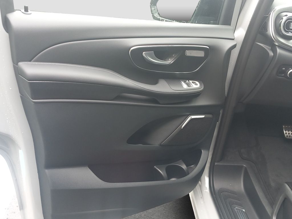 Fahrzeugabbildung Mercedes-Benz V 300 d 4MATIC AVANTGARDE Lang AHK*Leder*Navi