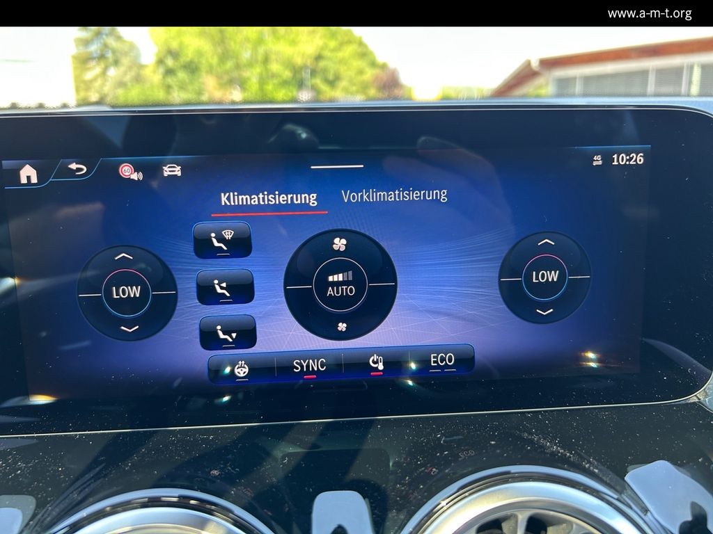 MERCEDES-BENZ EQB 350 4M AMG Prem.*AHK*Pano*FAP*Distronic*360°