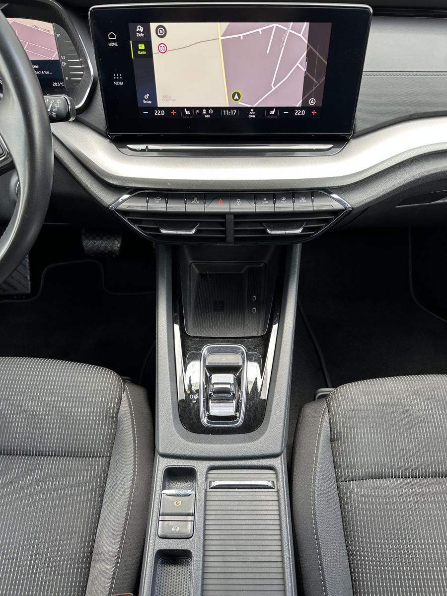 Fahrzeugabbildung SKODA Octavia Combi 2.0 TDI DSG Ambition NAV+LED+ACC
