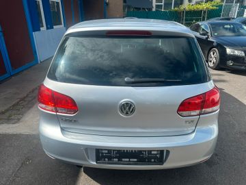 Volkswagen Golf - 6