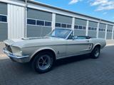 Ford 1967 Ford Mustang Cabrio V8 - Ford Mustang aus 1967 mit Benzin-Antrieb: Cabrio