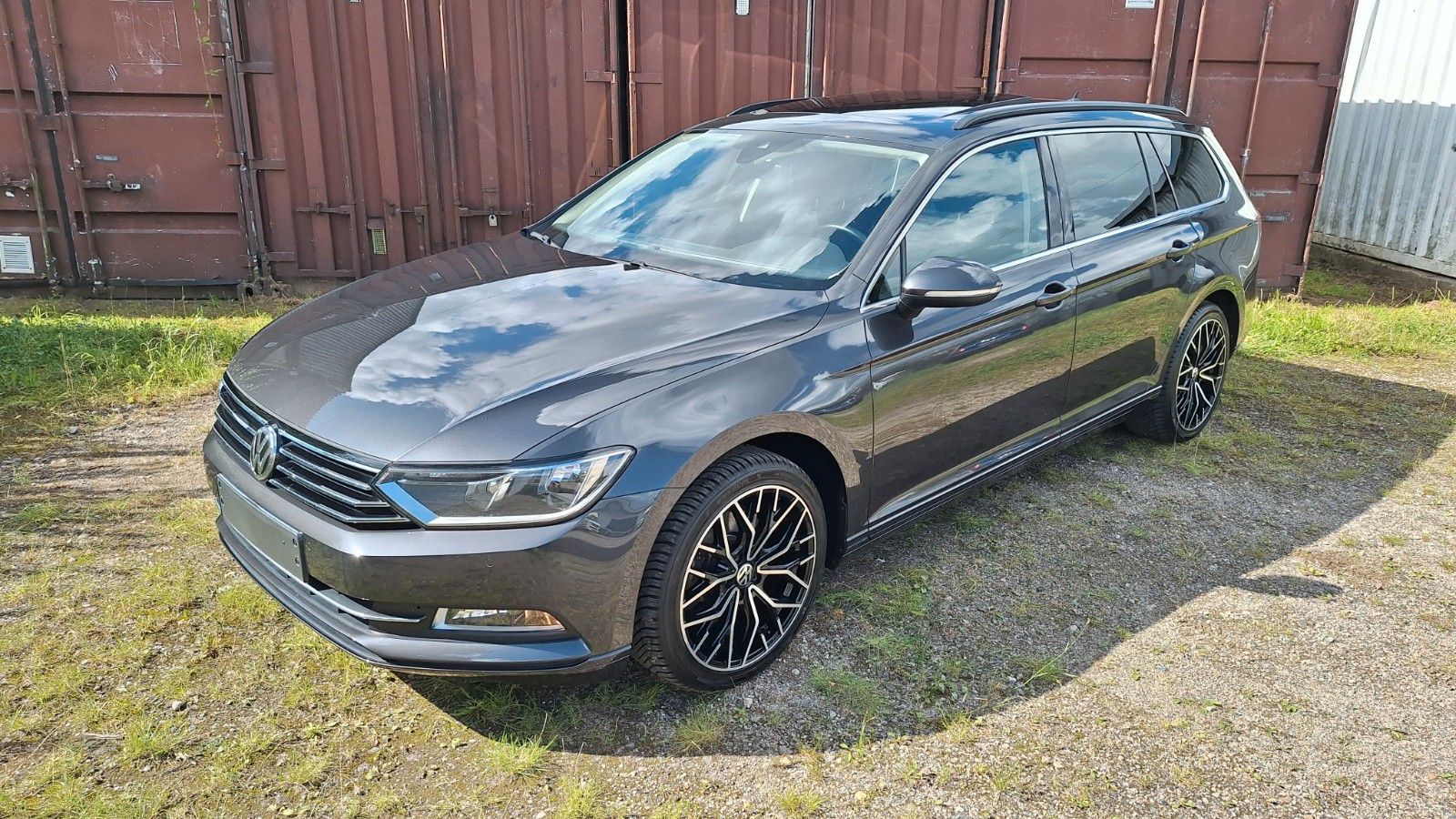 VW Passat 1.5 TSI AHK LED PANO NAV ACC SHZ