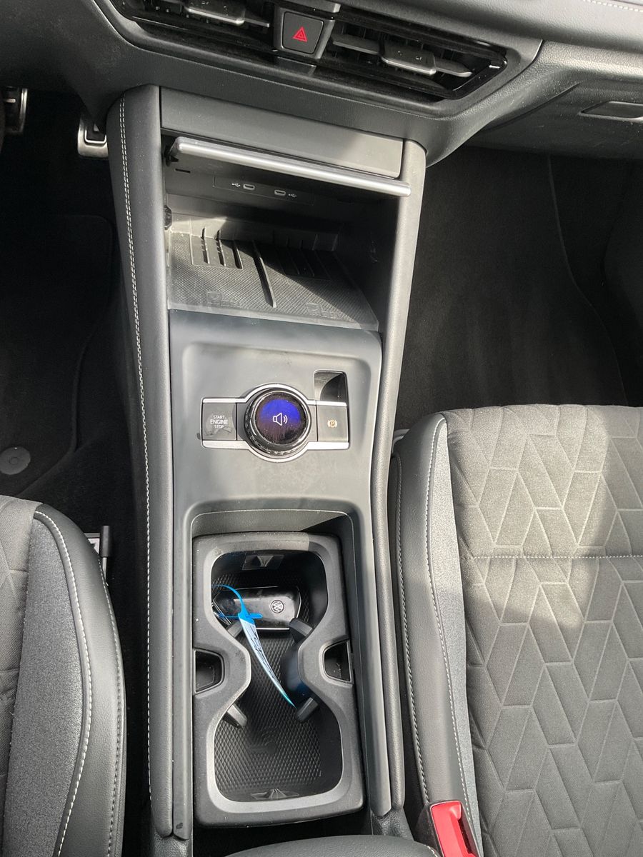 Fahrzeugabbildung Volkswagen Tiguan 1.5 eTSI DSG GOAL,AHK,Kamera,Navi,ACC,IQL