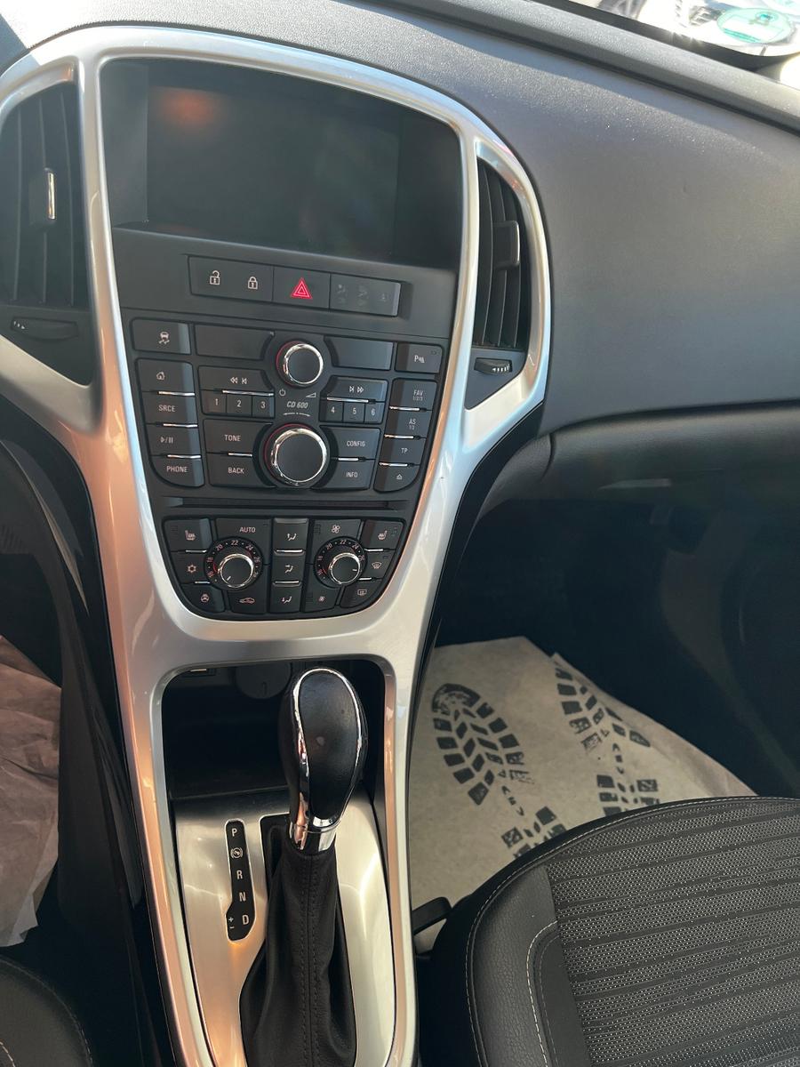 Opel Astra 2015 — photo 8