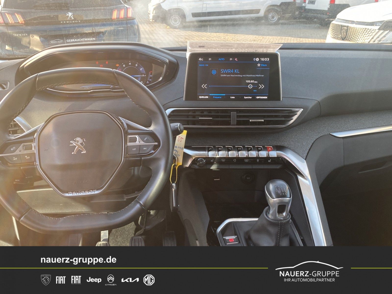 Fahrzeugabbildung Peugeot 3008 Allure Pure Tech 130