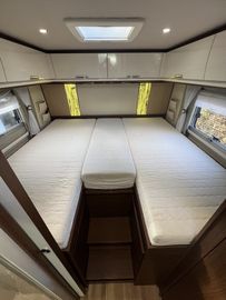 Niesmann + Bischoff Flair 880 LE HubstützenHubbettMarkiseSolarNA