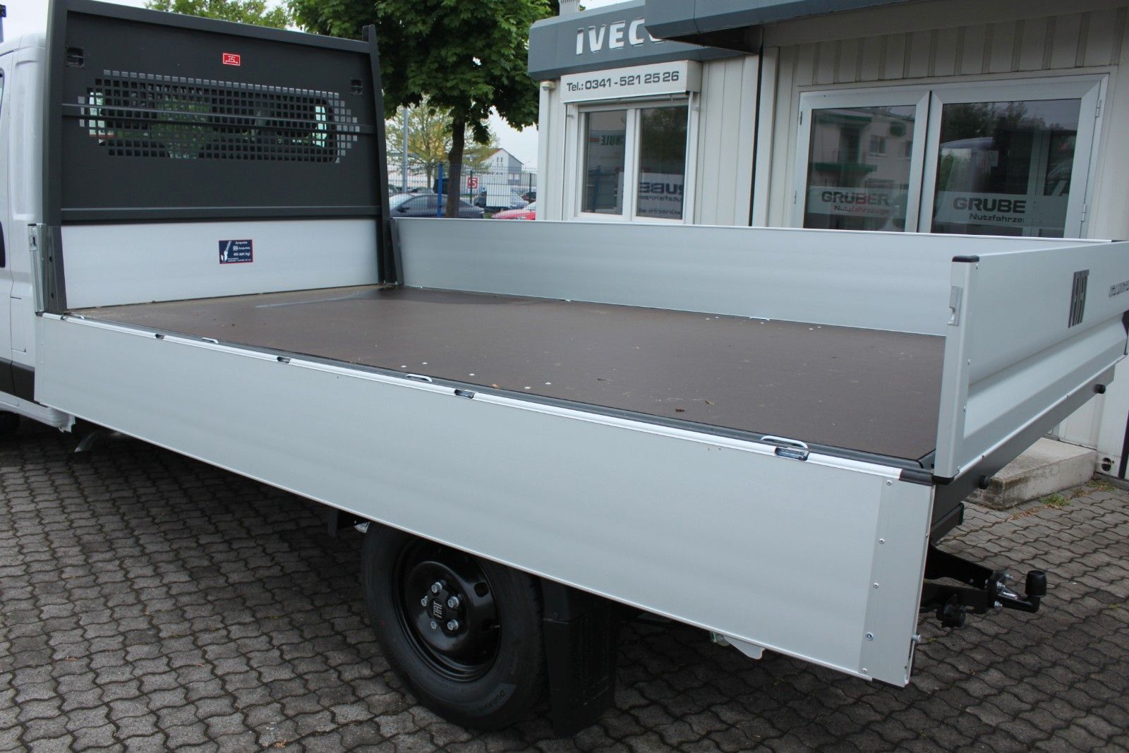 Fahrzeugabbildung Fiat Ducato Pritsche 35 AHK, Ganzjahresreifen