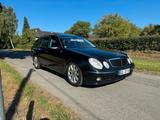 Mercedes-Benz Mercedes Benz E280 W211 AHK Top - Mercedes-Benz E 280 in Essen
