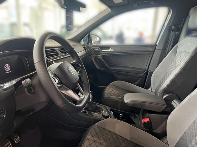 Fahrzeugabbildung Volkswagen Tiguan Allspace 2.0 TSI DSG R-LINE AHK PANO KAME