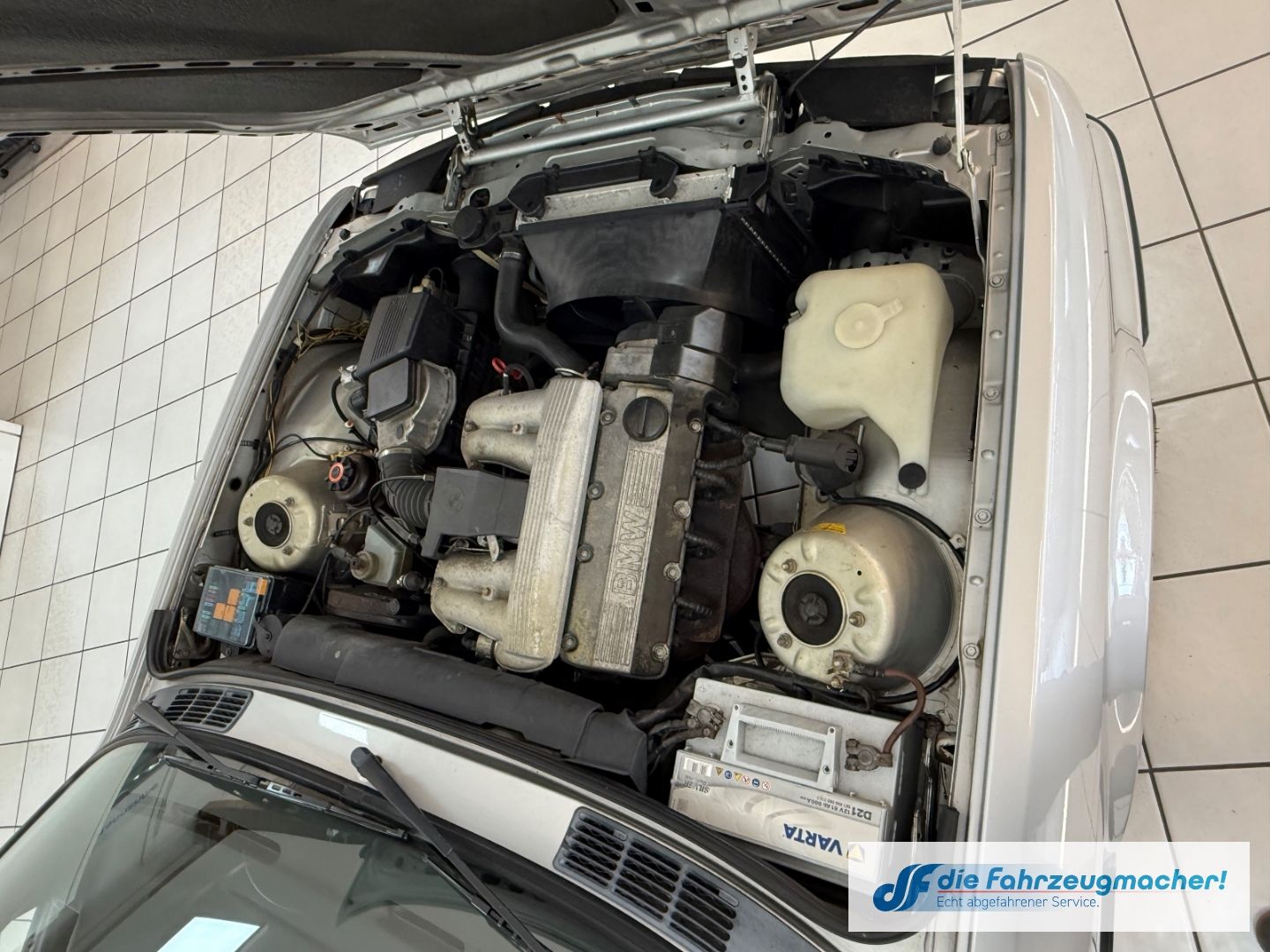 Fahrzeugabbildung BMW 318 i Touring SD NSW ABS Servo IM KUNDENAUFTRAG