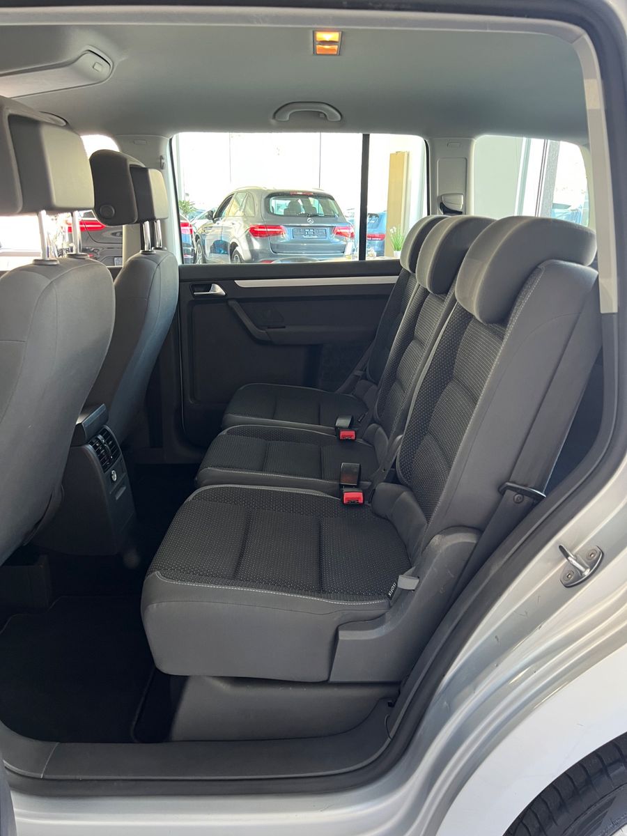 Fahrzeugabbildung Volkswagen Touran 2.0 TDI DSG