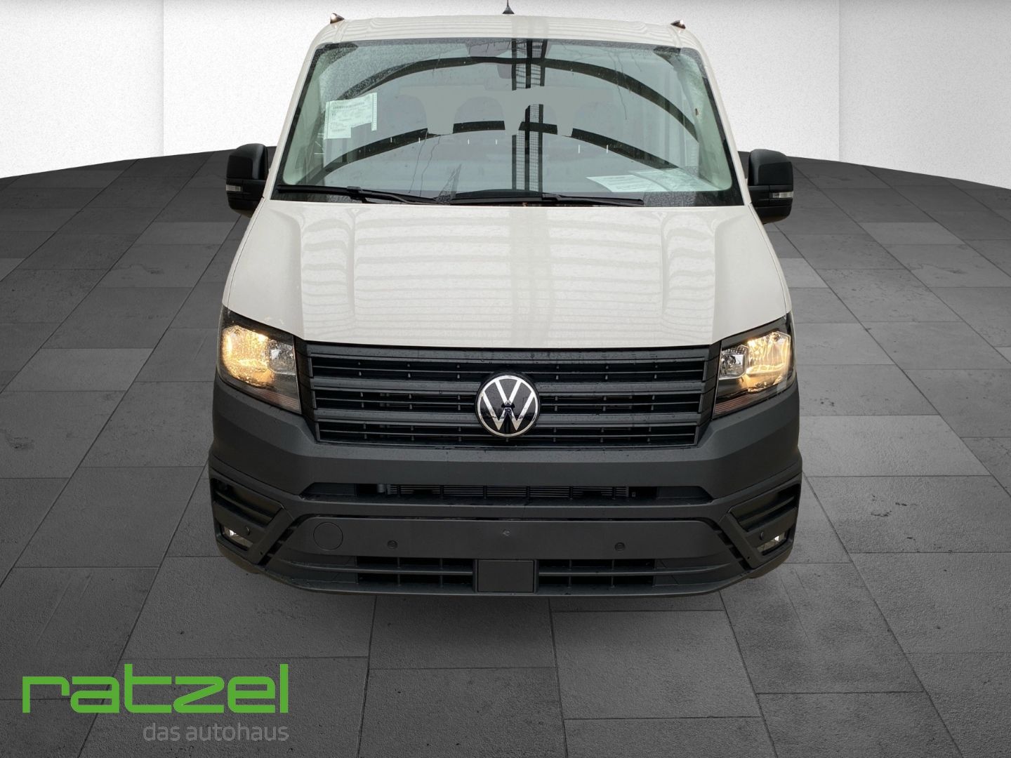 Fahrzeugabbildung Volkswagen Crafter 35 Pritsche DoKa Allwetter+AHK+Klima