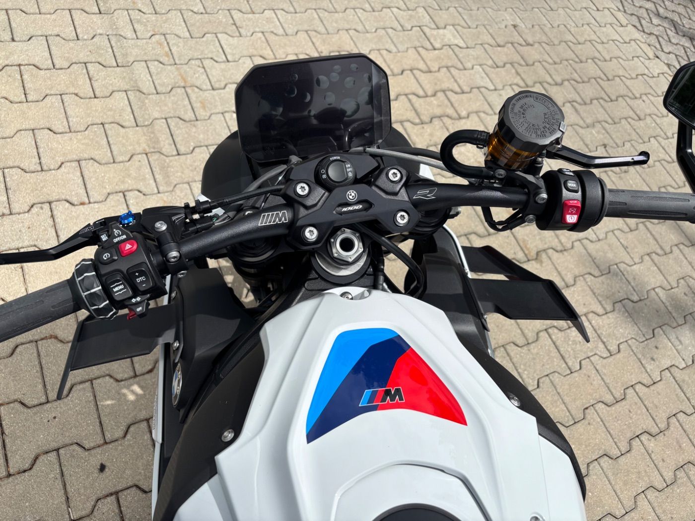 Fahrzeugabbildung BMW M 1000 R